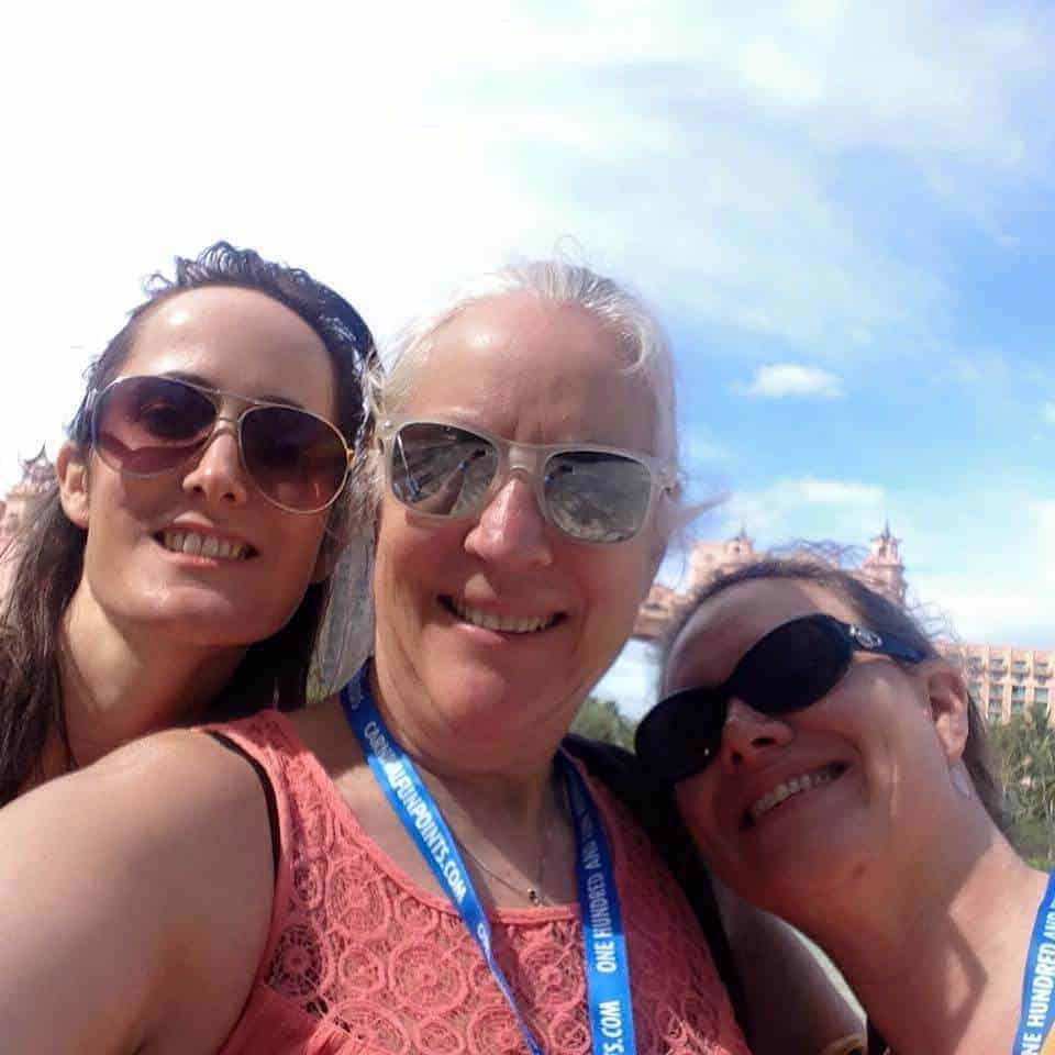 India-Unlikely-Holiday-with-friends